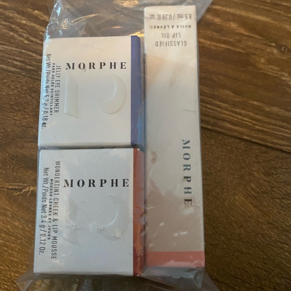 BNIB Morphe 2 Charli/Dixie Favourites - Picture 1 of 1